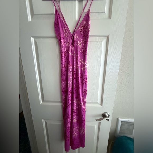 RESA Sophia Midi Dress in Azalea – Size Small
💖 Never Worn | No Tags - Picture 5 of 12